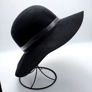 Nine West Black 100% Wool Felt Floppy Hat With Faux Snake Embossed Leather Band